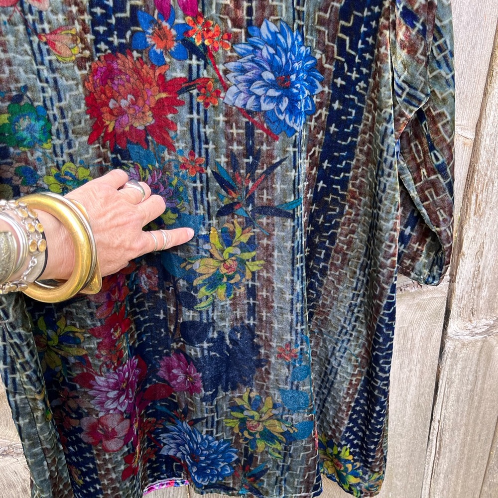 Johnny Was Velvet Floral V-Neck Tunic - Picture 6 of 8